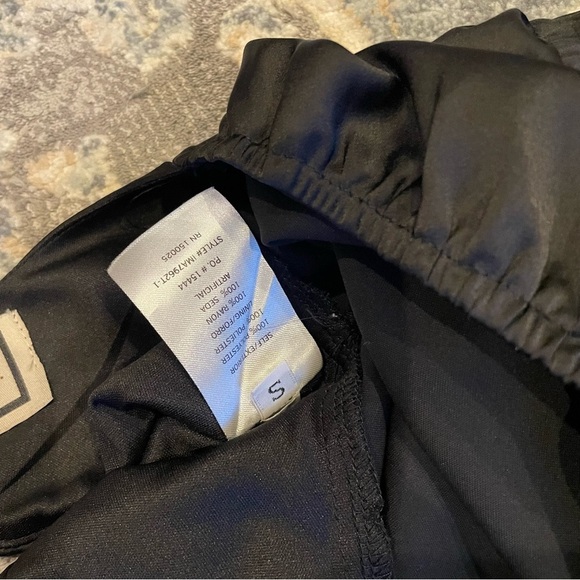 Black Puff Sleeve Crop Top - Picture 4 of 4